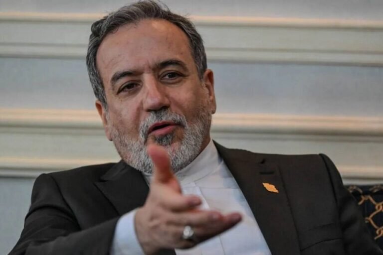 وزیر خارجه ایران: تهدیدهای امریکا، راه‌حل نیست