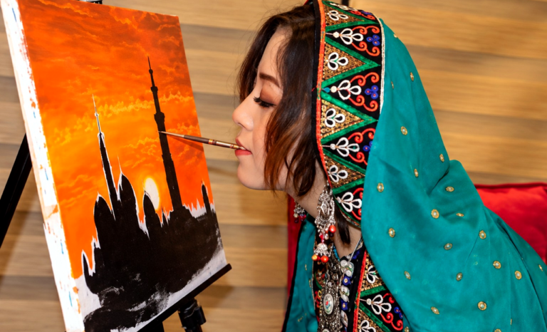 ربابه محمدی، هنرمند افغانستان، برنده جایزه «هنرمند سال ۲۰۲۶» در کانادا شد